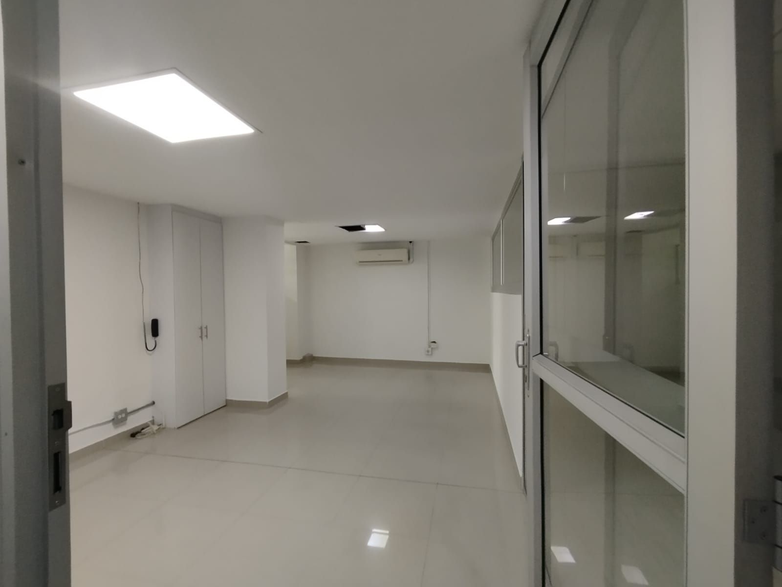 Oficina en arriendo Antioquia Medellín Suramericana 85 m2 Habitaciones 0 Baños 0 Garajes 0 Precio $4800000