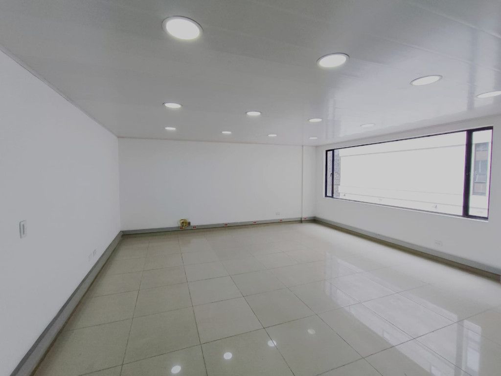 Oficina en arriendo Cundinamarca Bogotá La Porciuncula 57 m2 Habitaciones 0 Baños 1 Garajes 1 Precio $3579000