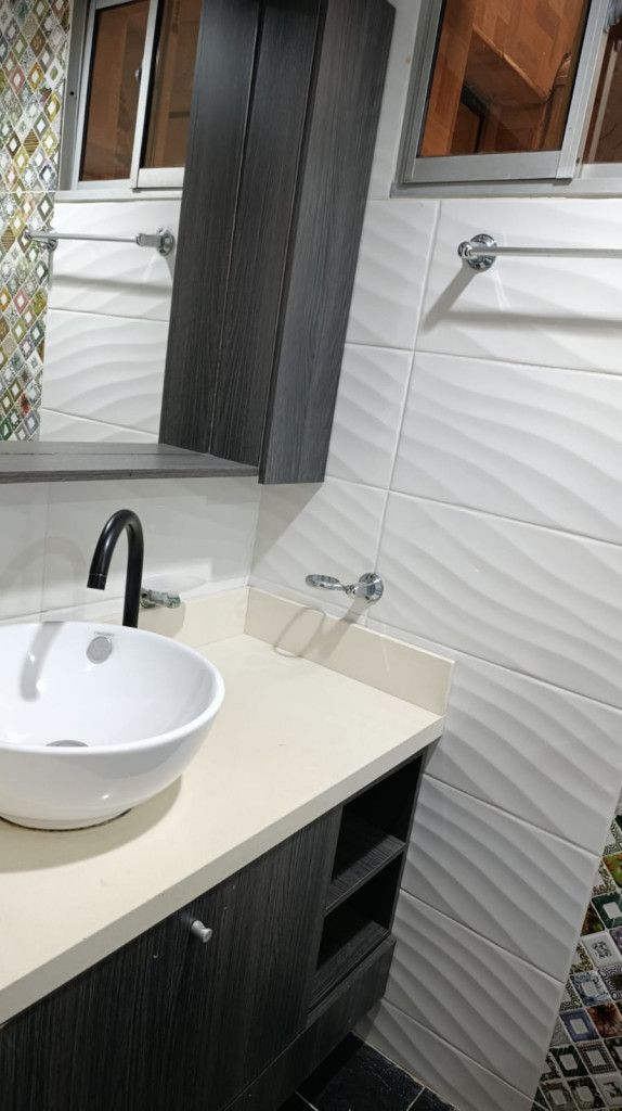 Apartamento en arriendo Antioquia Medellín Santa Teresita 87 m2 Habitaciones 3 Baños 2 Garajes 1 Precio $2800000