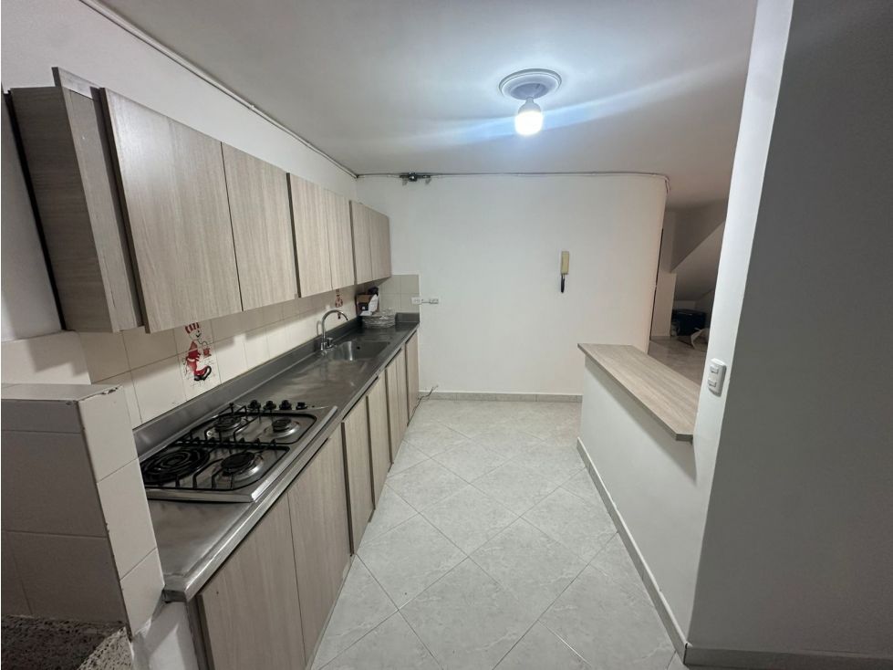 Apartamento en arriendo Antioquia Medellín La Castellana 200 m2 Habitaciones 4 Baños 3 Garajes 0 Precio $3500000