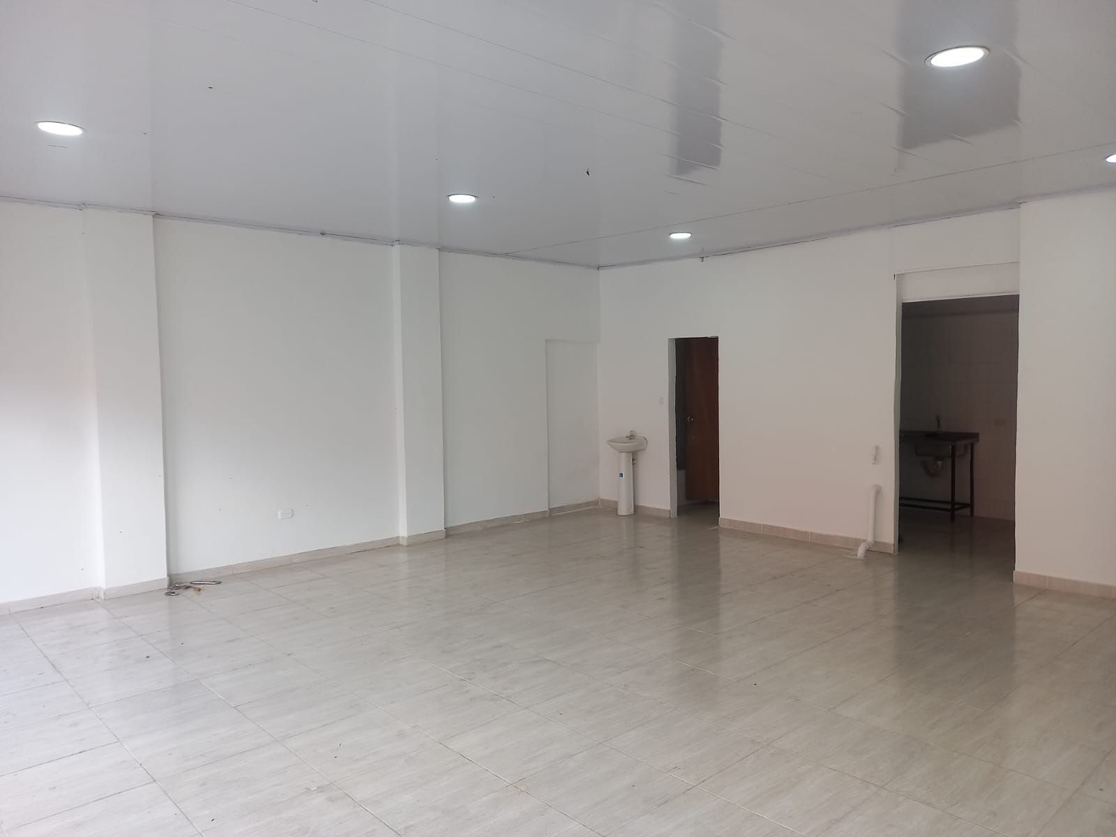 Local en arriendo Risaralda Pereira San Gregorio 80 m2 Habitaciones 0 Baños 1 Garajes 0 Precio $2100000