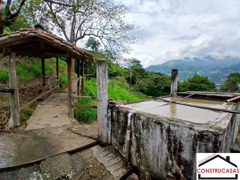 Finca en venta Antioquia Copacabana Fátima 25 m2 Habitaciones 22 Baños 10 Garajes 29 Precio $2490000000