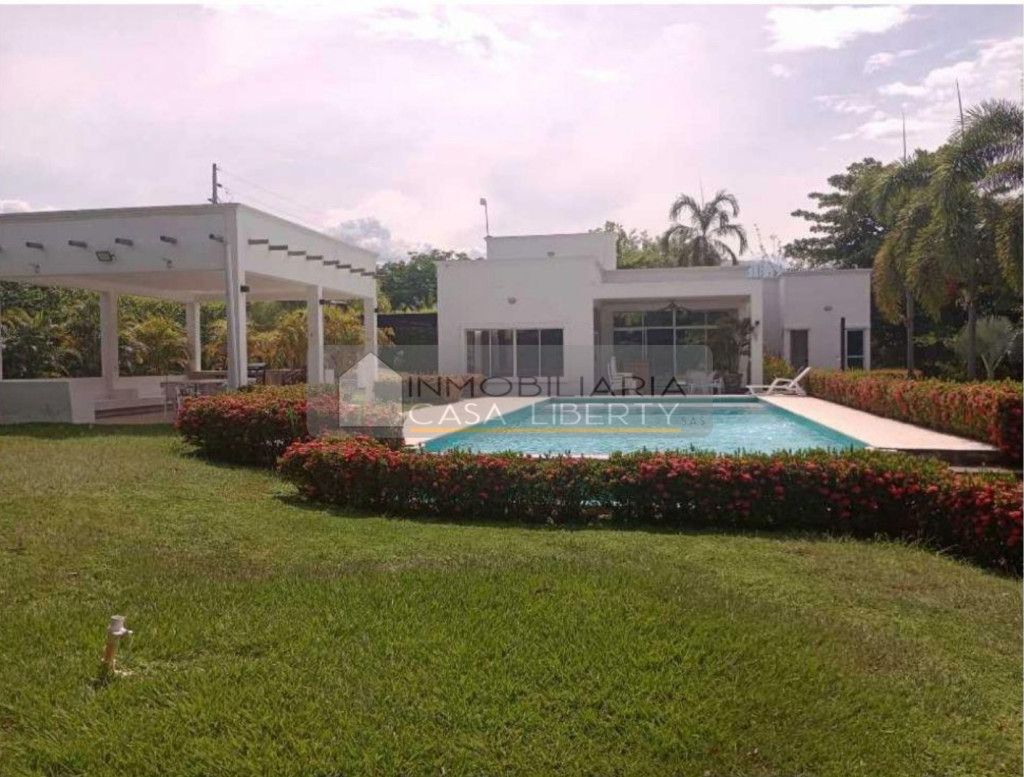 Finca en venta Antioquia Santafé De Antioquia Santafé De Antioquia 250 m2 Habitaciones 3 Baños 3 Garajes 8 Precio $1590000000