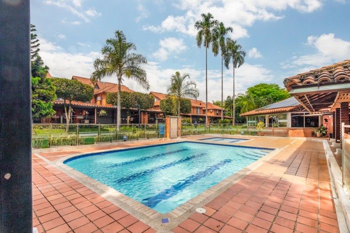 Casa en venta Valle Del Cauca Cali Urbanización Ciudad Jardín 180 m2 Habitaciones 4 Baños 4 Garajes 2 Precio $780000000