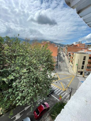 Apartamento en arriendo Antioquia Envigado Obrero 100 m2 Habitaciones 5 Baños 4 Garajes 0 Precio $2400000