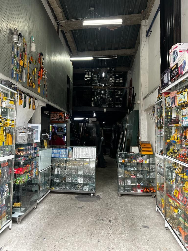 Local en venta Antioquia Medellín Naranjal 150 m2 Habitaciones 0 Baños 2 Garajes 0 Precio $1300000000