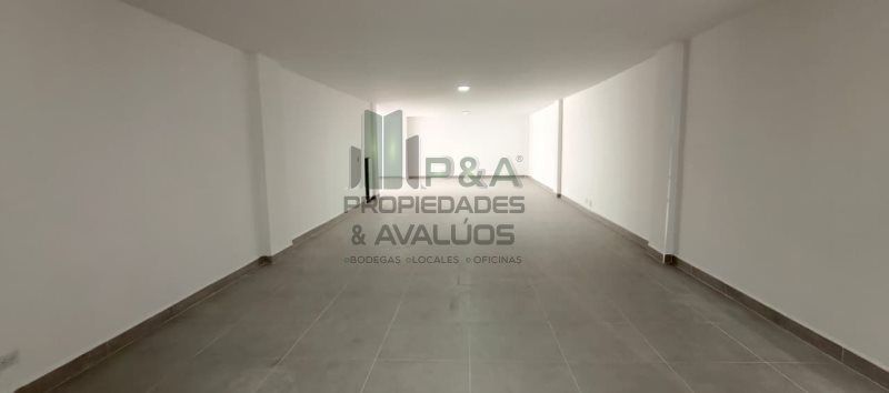 Local en arriendo Antioquia Medellín Manila 120 m2 Habitaciones 0 Baños 1 Garajes 0 Precio $8800000