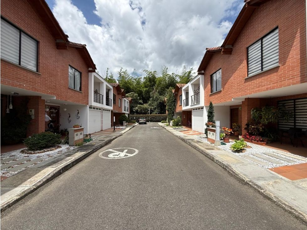 Casa en arriendo Antioquia La Ceja San Cayetano 160 m2 Habitaciones 3 Baños 3 Garajes 1 Precio $4000000