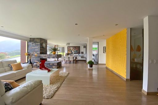 Casa en venta Cundinamarca La Calera La Calera 346 m2 Habitaciones 4 Baños 6 Garajes 4 Precio $1950000000