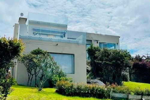 Casa en arriendo Cundinamarca La Calera La Calera 475 m2 Habitaciones 5 Baños 4 Garajes 6 Precio $16723700