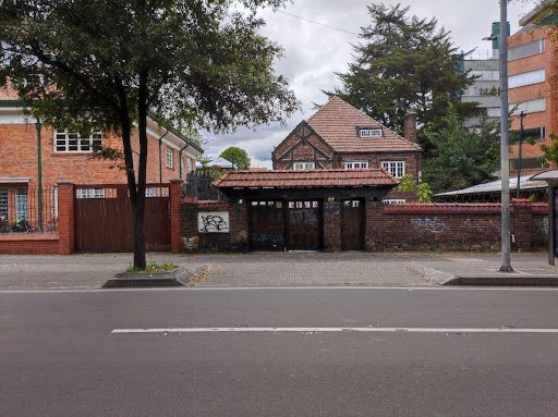 Casa en arriendo Cundinamarca Bogotá La Porciuncula 760 m2 Habitaciones 12 Baños 4 Garajes 15 Precio $30000000