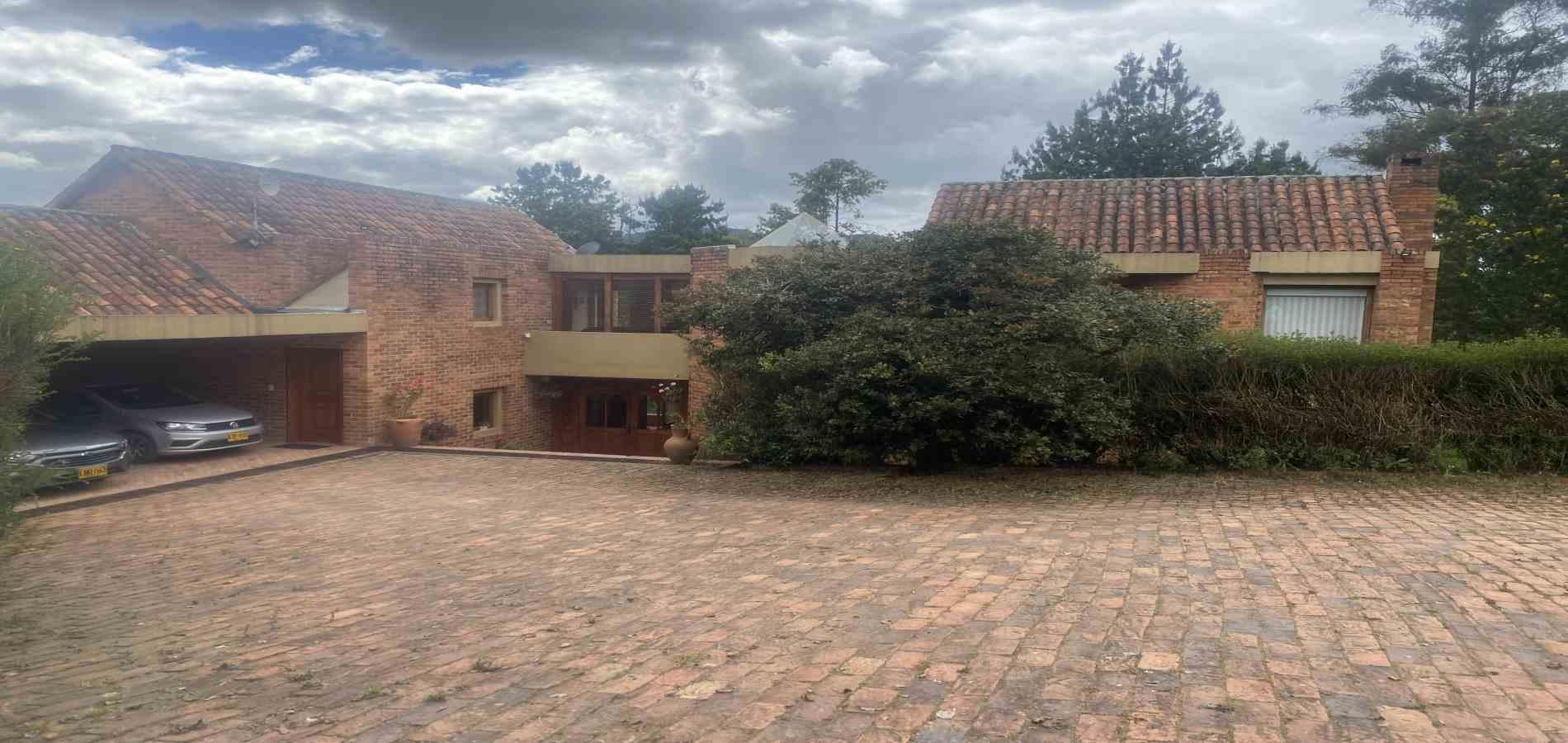 Local en venta Cundinamarca La Calera La Plazuela 510 m2 Habitaciones 0 Baños 7 Garajes 2 Precio $2750000000