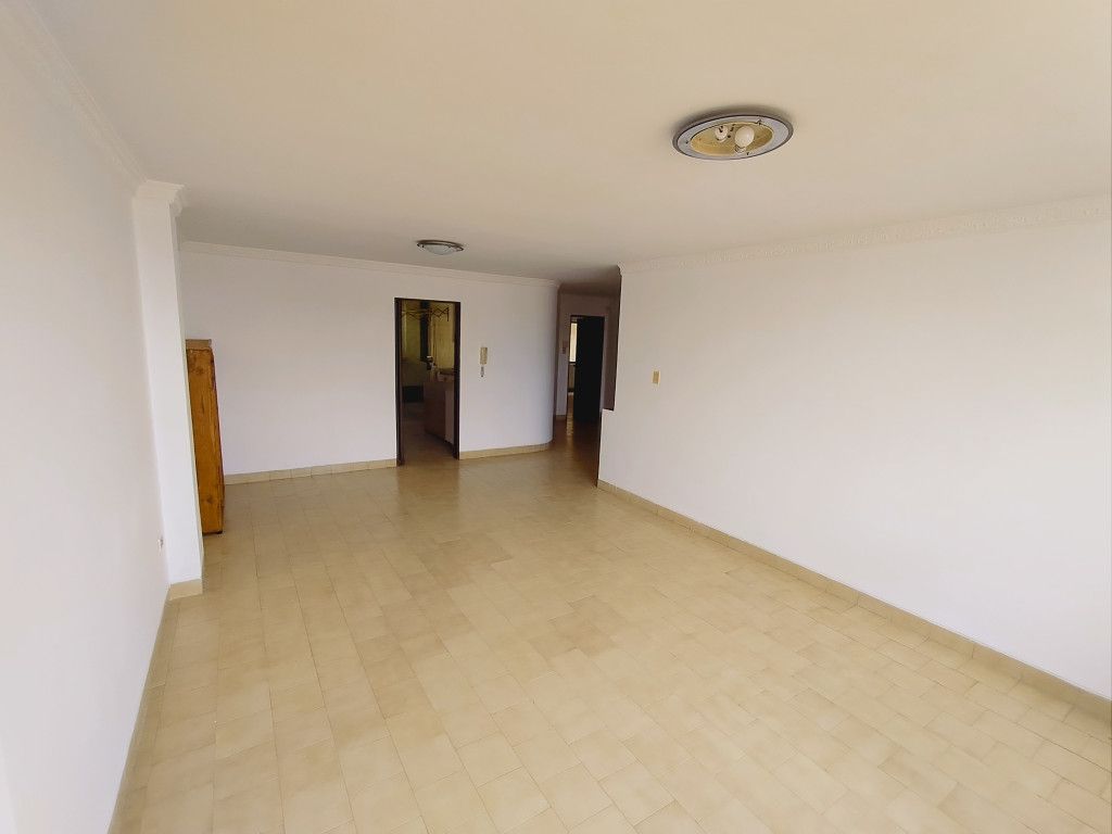 Apartamento en venta Valle Del Cauca Cali Cañaveralejo - Seguros Patria 117 m2 Habitaciones 3 Baños 2 Garajes 1 Precio $400000000