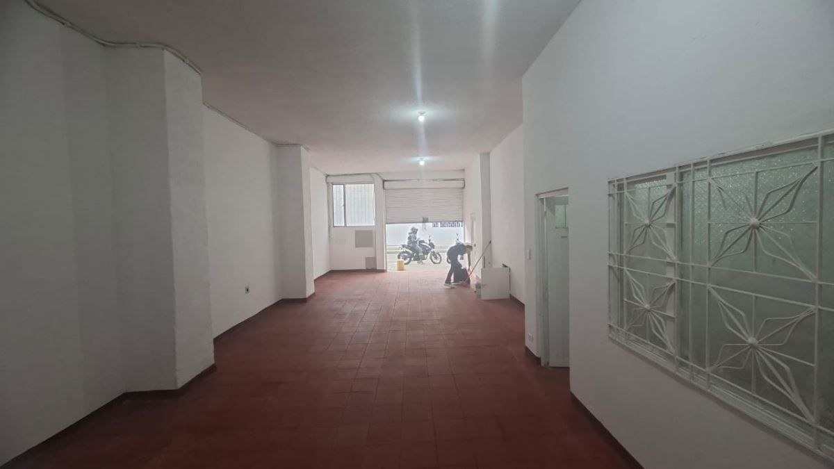 Bodega en arriendo Cundinamarca Bogotá Las Mercedes 90 m2 Habitaciones 0 Baños 1 Garajes 4 Precio $1700000