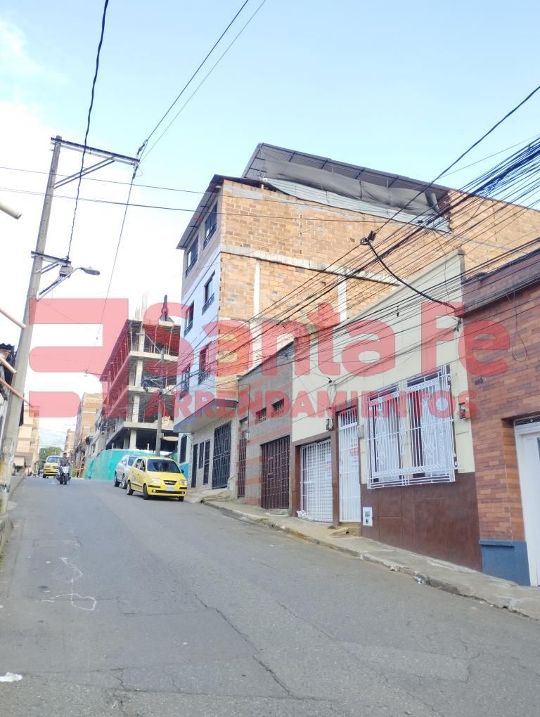 Casa en arriendo Antioquia Medellín San Miguel 230 m2 Habitaciones 6 Baños 4 Garajes 1 Precio $3900000