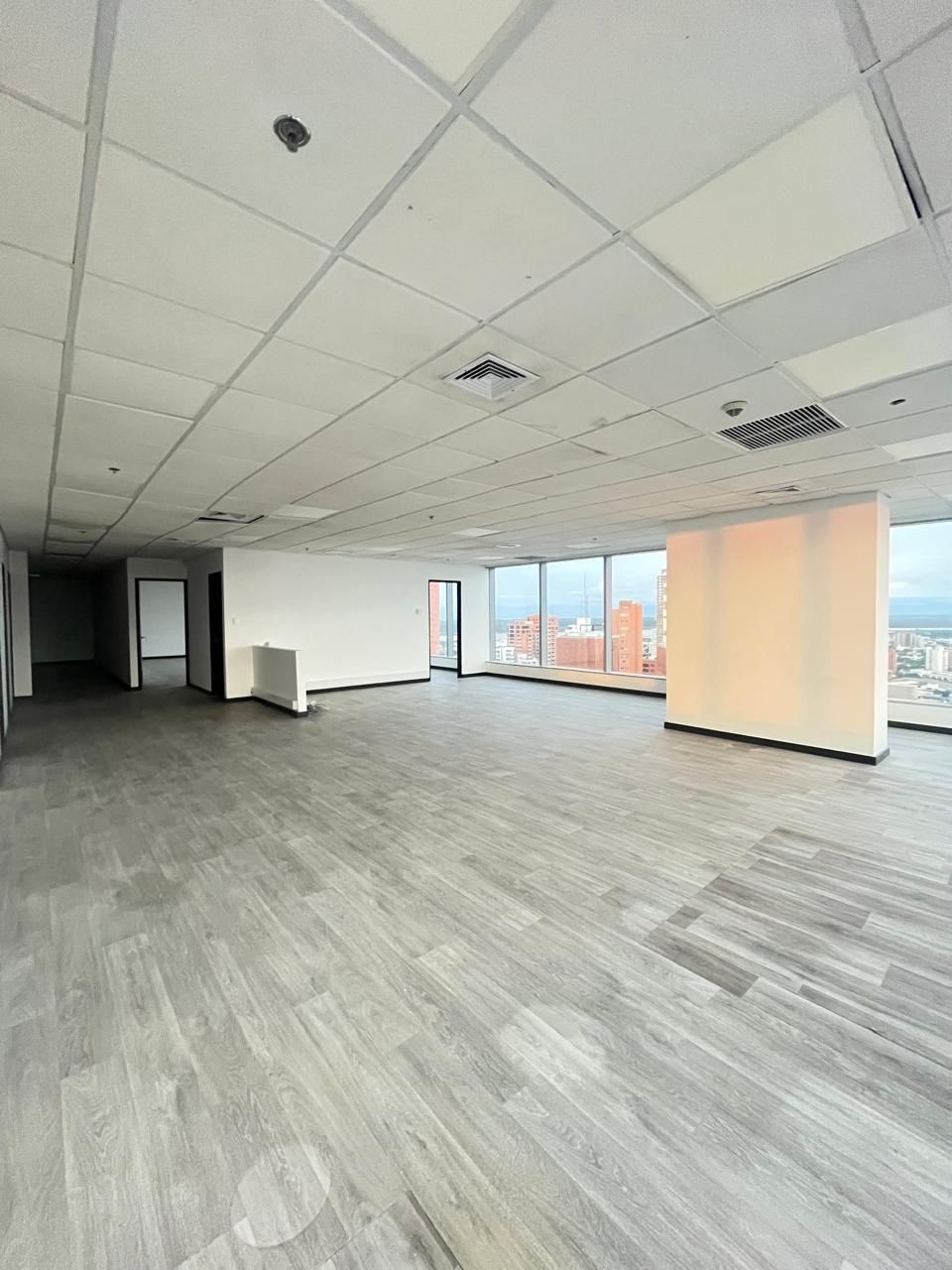 Oficina en venta Atlántico Barranquilla Altos Del Prado 505 m2 Habitaciones 0 Baños 1 Garajes 17 Precio $5100000000