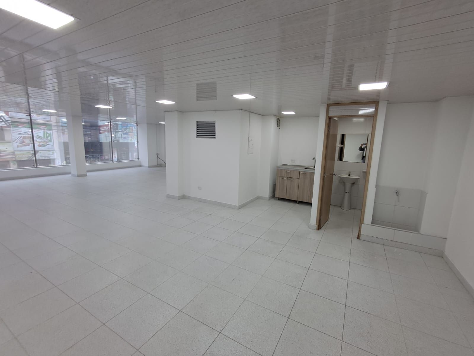 Edificio en arriendo Cundinamarca Bogotá La Sabana 440 m2 Habitaciones 1 Baños 4 Garajes 0 Precio $11000000