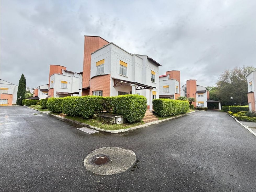 Casa Campestre en arriendo Quindío Armenia Cr Bosques De San Juan 220 m2 Habitaciones 3 Baños 4 Garajes 3 Precio $5500000