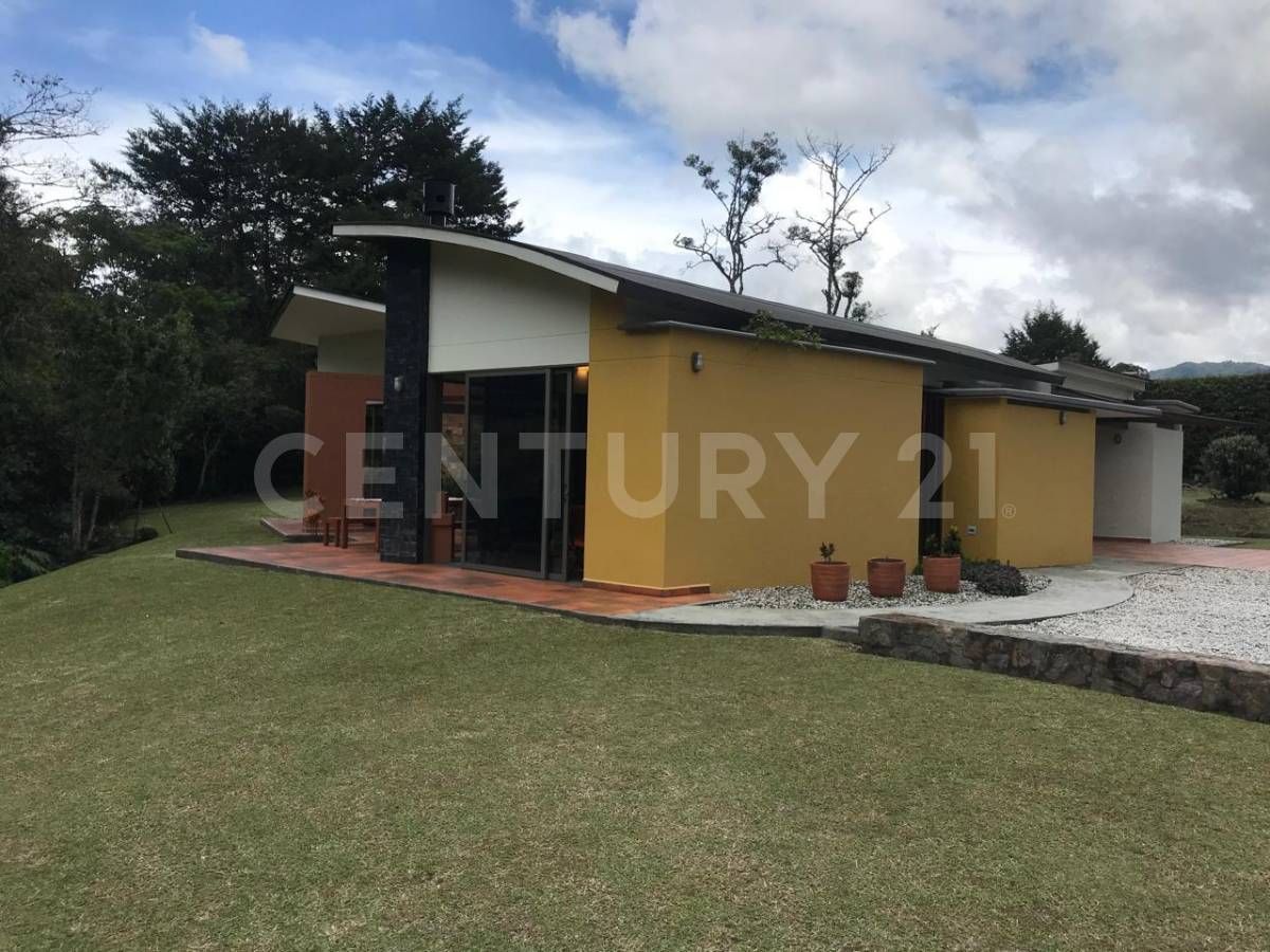 Finca en venta Antioquia El Carmen De Viboral El Carmen De Viboral 200 m2 Habitaciones 4 Baños 4 Garajes 4 Precio $1600000000