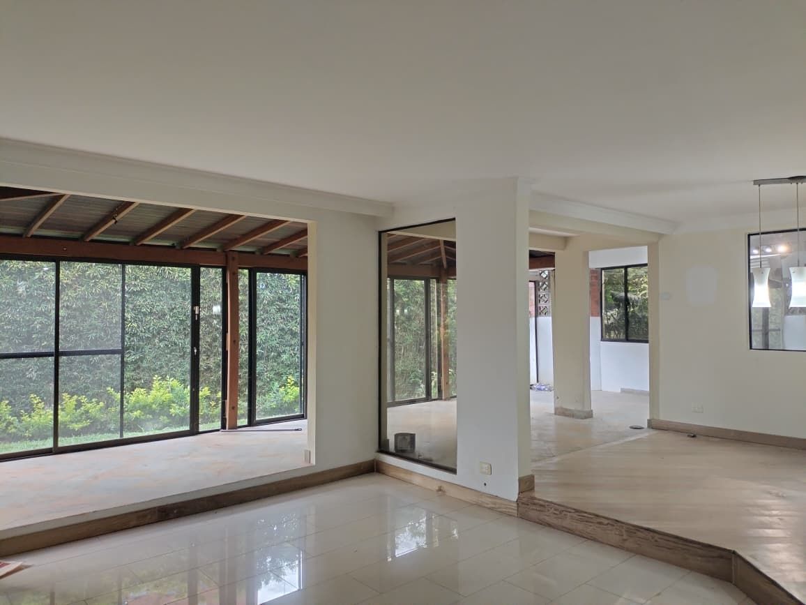 Casa en arriendo o venta Antioquia Medellín La Florida 198 m2 Habitaciones 3 Baños 3 Garajes 2 Precio venta $1240000000 Precio arriendo $6200000