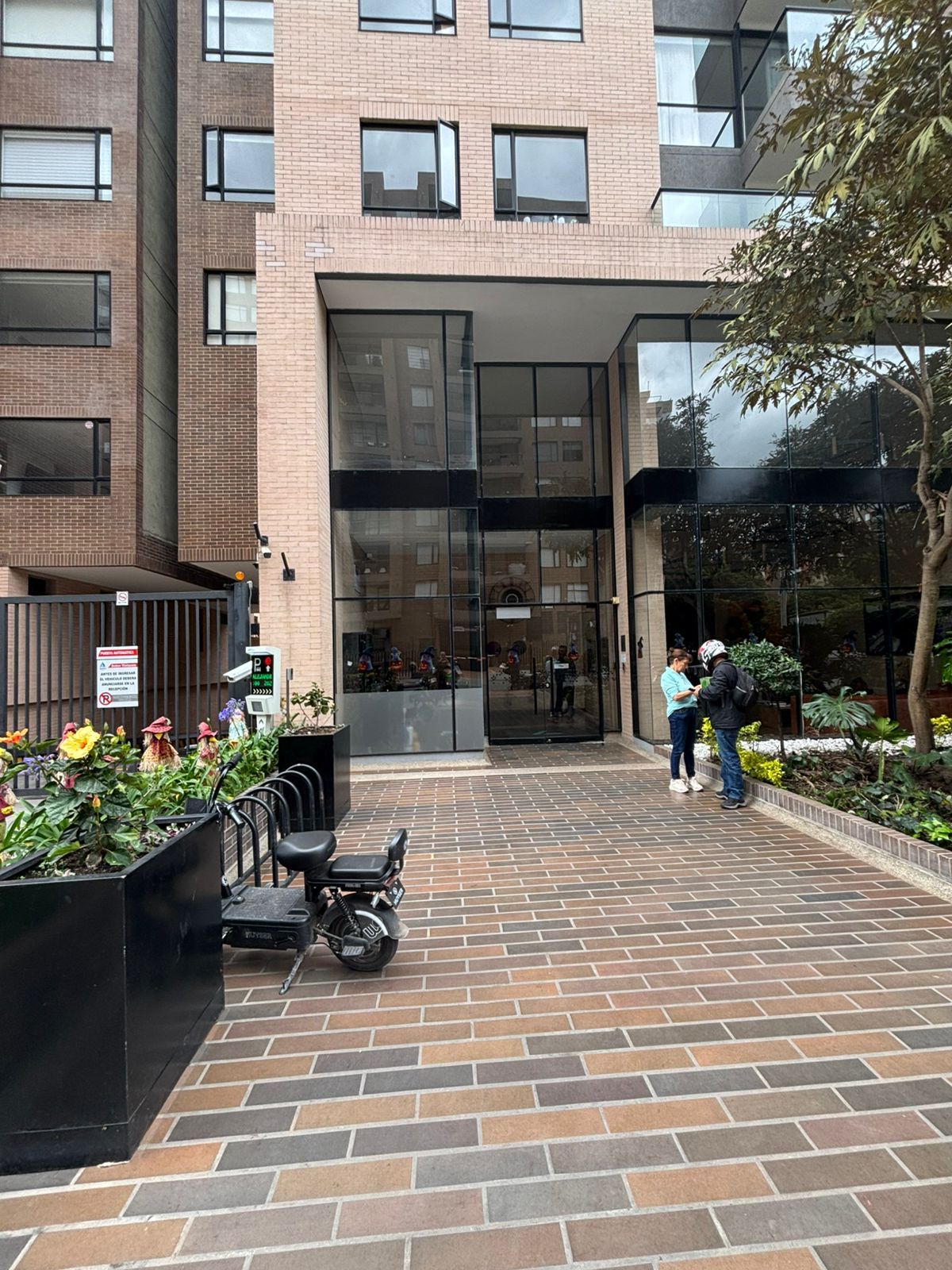 Apartamento en venta Cundinamarca Bogotá Cantalejo 98 m2 Habitaciones 3 Baños 2 Garajes 2 Precio $800000000