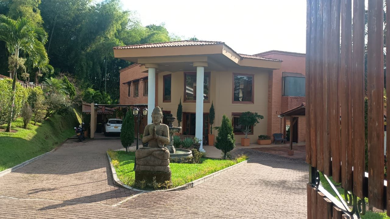 Casa en venta Risaralda Pereira Jardin De Velez Y Velez 1000 m2 Habitaciones 6 Baños 5 Garajes 0 Precio $2500000000