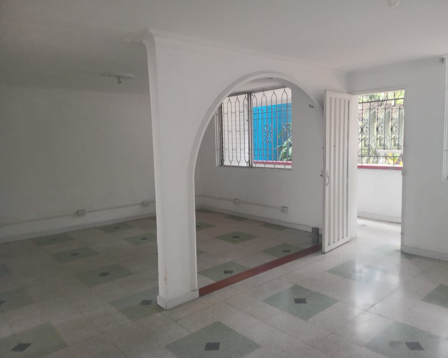 Oficina en arriendo o venta Antioquia Medellín Suramericana 212 m2 Habitaciones 0 Baños 3 Garajes 1 Precio venta $610000000 Precio arriendo $4200000