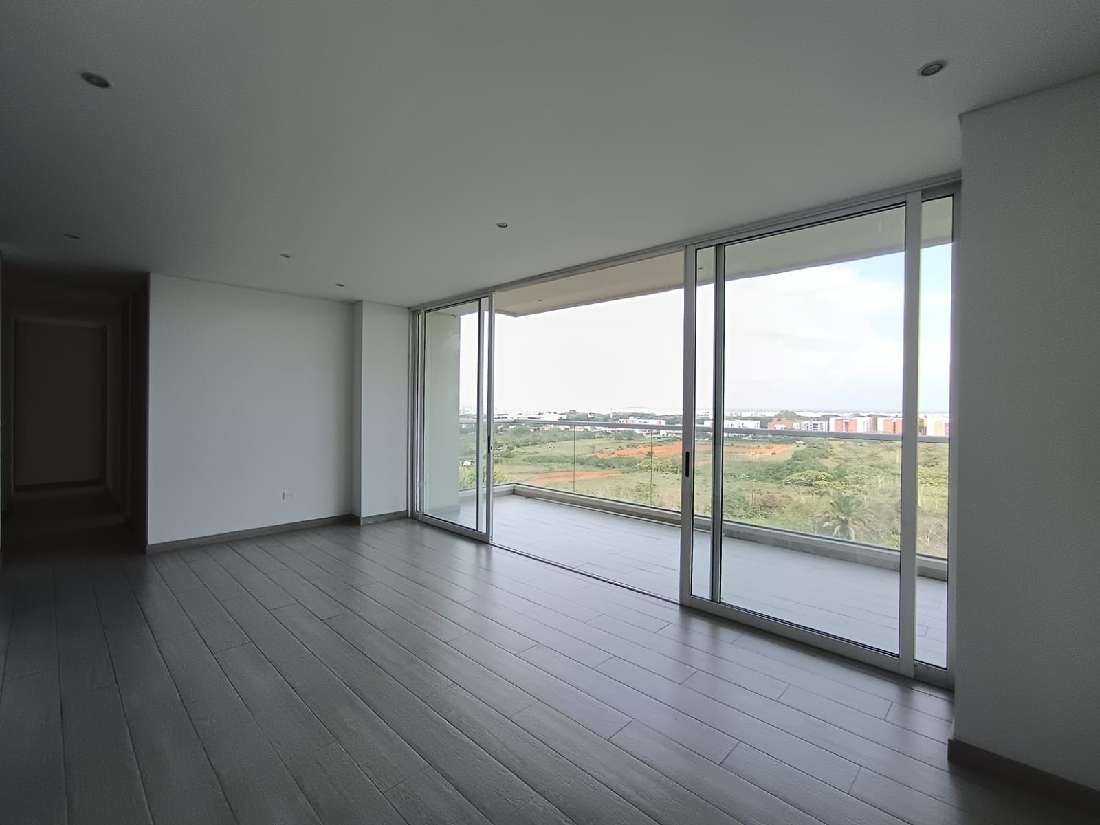 Apartamento en arriendo Valle Del Cauca Cali Parcelaciones Pance 140 m2 Habitaciones 3 Baños 5 Garajes 2 Precio $5000000