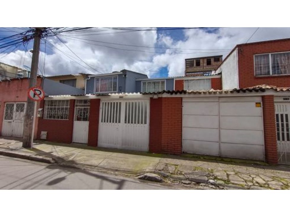 Casa en venta Cundinamarca Bogotá San Joaquín 140 m2 Habitaciones 3 Baños 2 Garajes 1 Precio $550000000