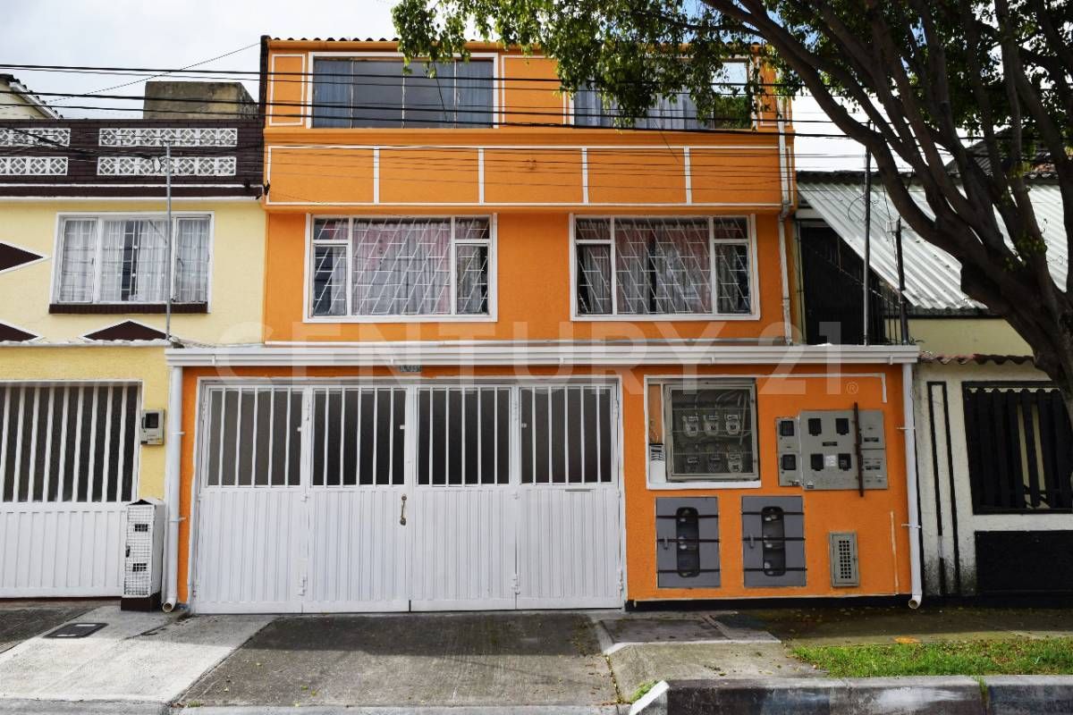 Casa en venta Cundinamarca Bogotá Serafina I Sector 310 m2 Habitaciones 9 Baños 5 Garajes 2 Precio $1045000000