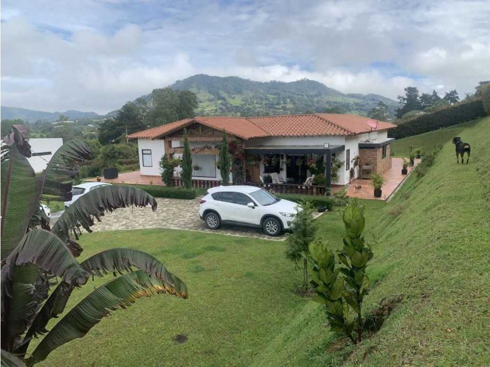 Casa Campestre en venta Antioquia La Ceja La Ceja 470 m2 Habitaciones 4 Baños 5 Garajes 2 Precio $2300000000