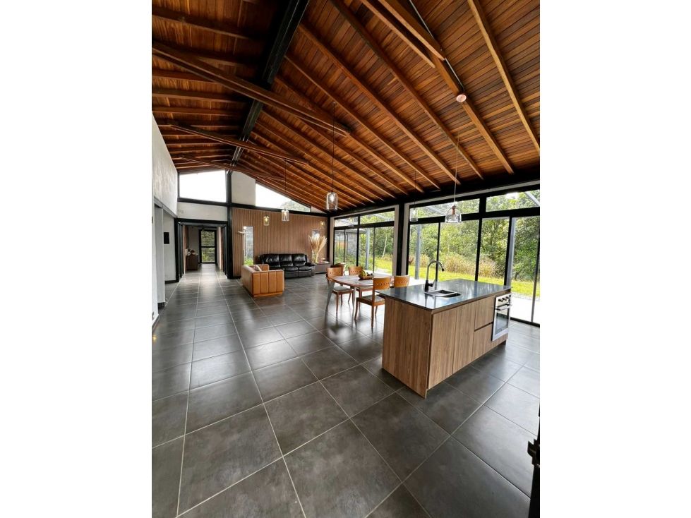 Casa Campestre en venta Antioquia Envigado Loma Del Atravesado 200 m2 Habitaciones 3 Baños 4 Garajes 2 Precio $2800000000