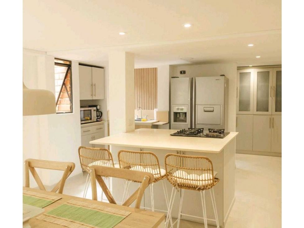 Casa en venta Antioquia Medellín El Tesoro 160 m2 Habitaciones 3 Baños 3 Garajes 3 Precio $1000000000