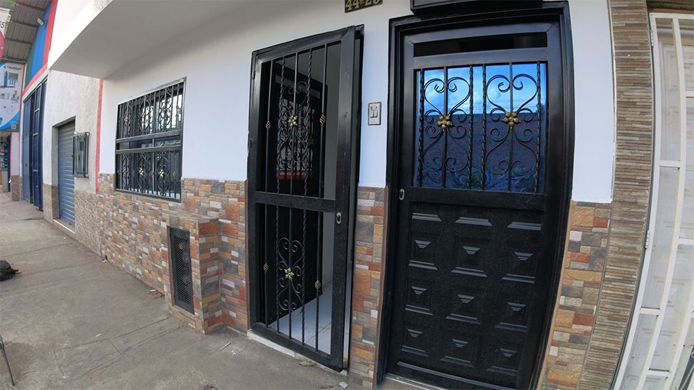 Apartamento en arriendo Valle Del Cauca Cali Las Delicias 80 m2 Habitaciones 3 Baños 2 Garajes 0 Precio $1200000