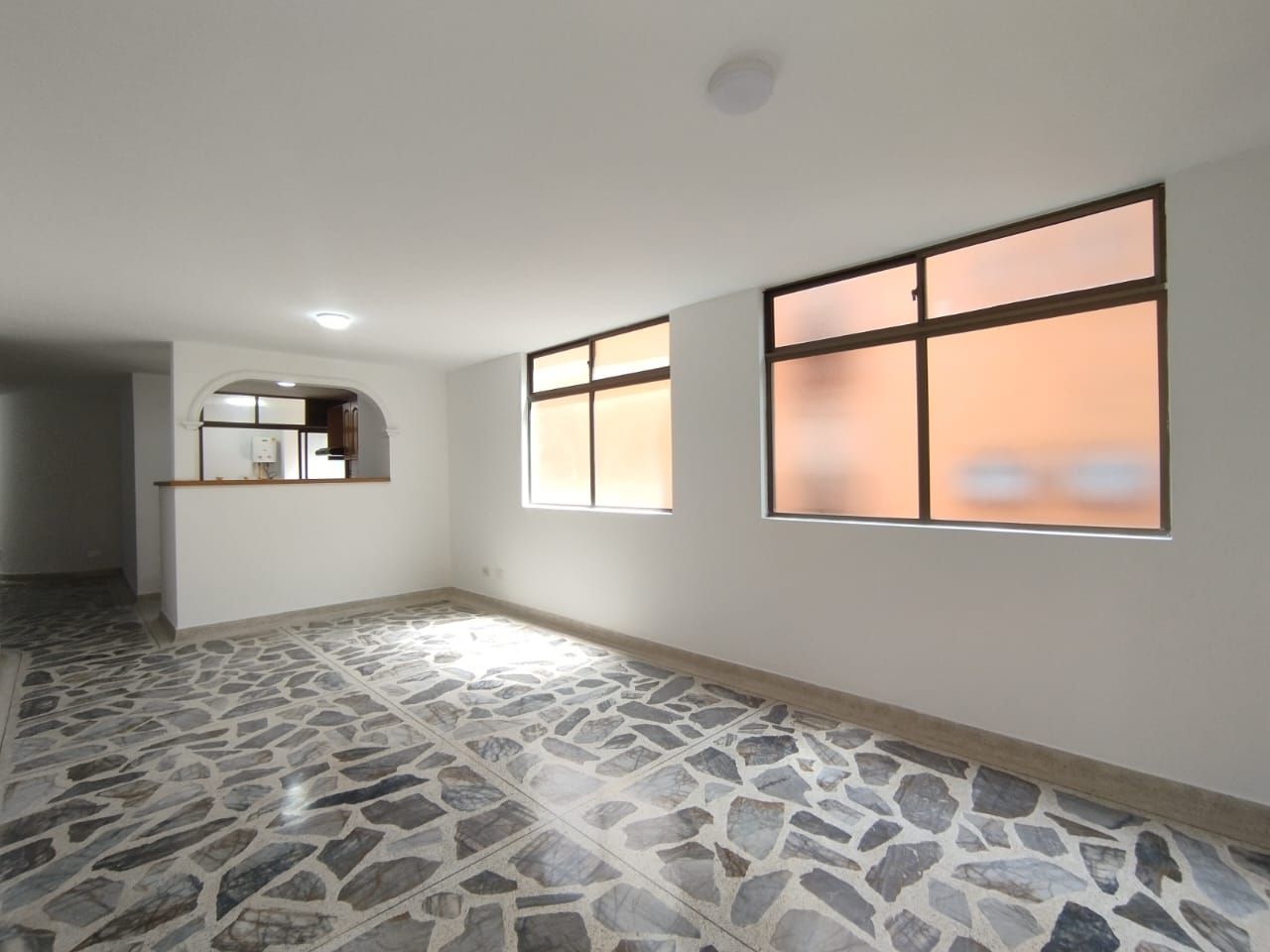 Apartamento en arriendo Antioquia Envigado Zúñiga 91 m2 Habitaciones 3 Baños 2 Garajes 2 Precio $4000000