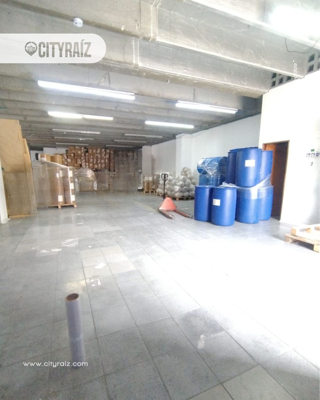 Bodega en arriendo Antioquia Envigado Primavera 330 m2 Habitaciones 0 Baños 3 Garajes 1 Precio $12500000