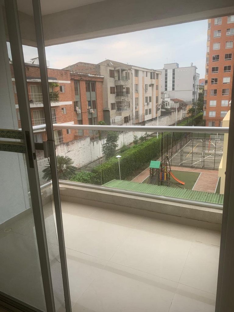 Apartamento en arriendo Valle Del Cauca Cali Parcelaciones Pance 90 m2 Habitaciones 3 Baños 2 Garajes 1 Precio $2600000