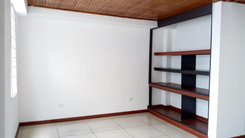 Oficina en arriendo Cundinamarca Bogotá La Esmeralda 50 m2 Habitaciones 0 Baños 1 Garajes 0 Precio $1700000