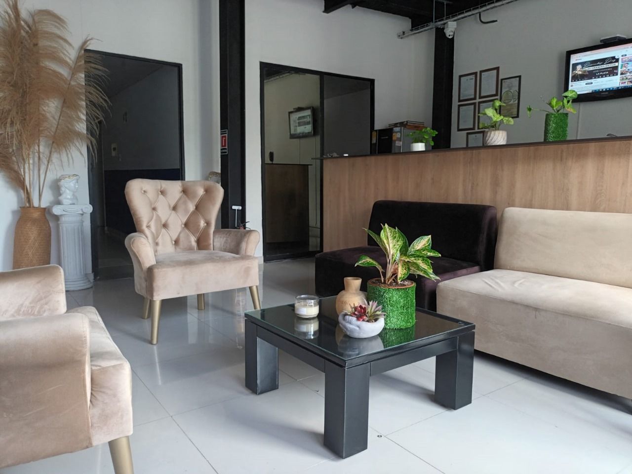 Edificio en venta Valle Del Cauca Cali Eucarístico 190 m2 Habitaciones 13 Baños 12 Garajes 2 Precio $120000000