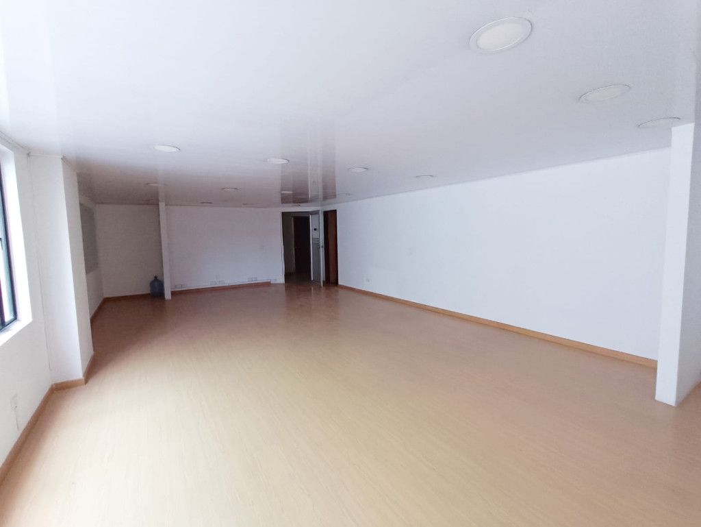 Oficina en arriendo Cundinamarca Bogotá La Porciuncula 57 m2 Habitaciones 0 Baños 1 Garajes 1 Precio $3573000