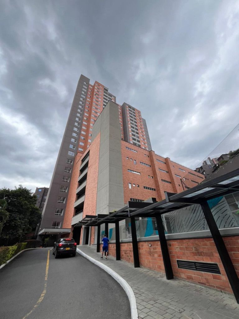 Apartamento en arriendo Antioquia Itagüí Vereda El Porvenir 72 m2 Habitaciones 3 Baños 2 Garajes 1 Precio $2400000