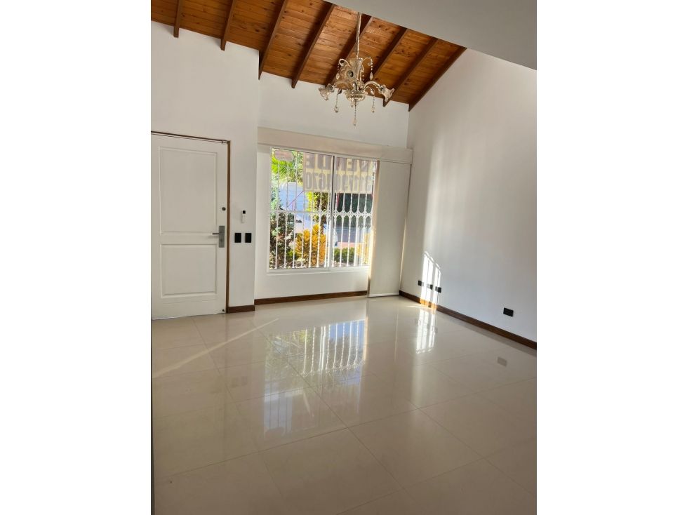 Casa en venta Antioquia Rionegro Gualanday 240 m2 Habitaciones 4 Baños 4 Garajes 1 Precio $1250000000