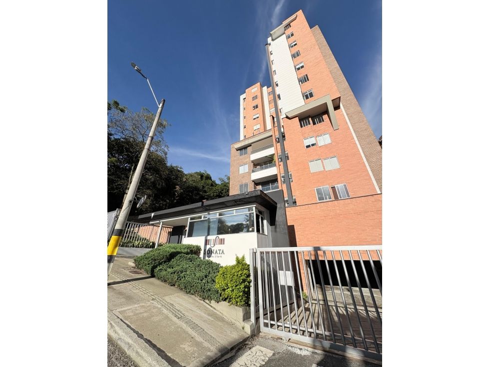Apartamento en arriendo Antioquia Envigado El Esmeraldal 100 m2 Habitaciones 3 Baños 2 Garajes 2 Precio $4700000