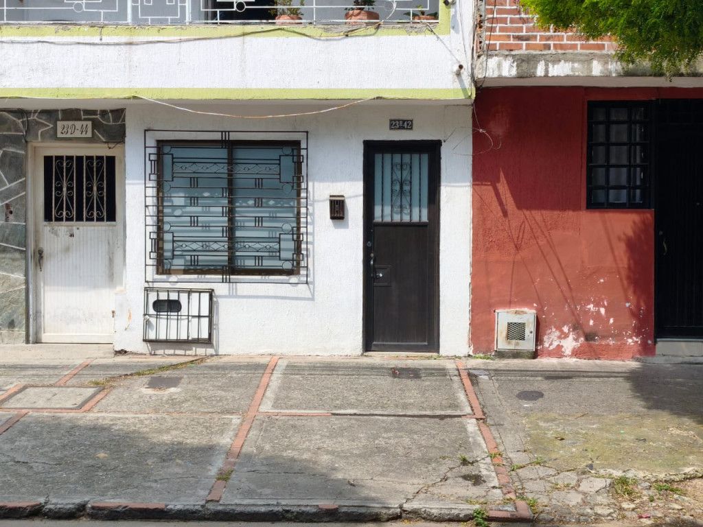 Oficina en venta Valle Del Cauca Cali Junín 44 m2 Habitaciones 0 Baños 2 Garajes 0 Precio $115000000