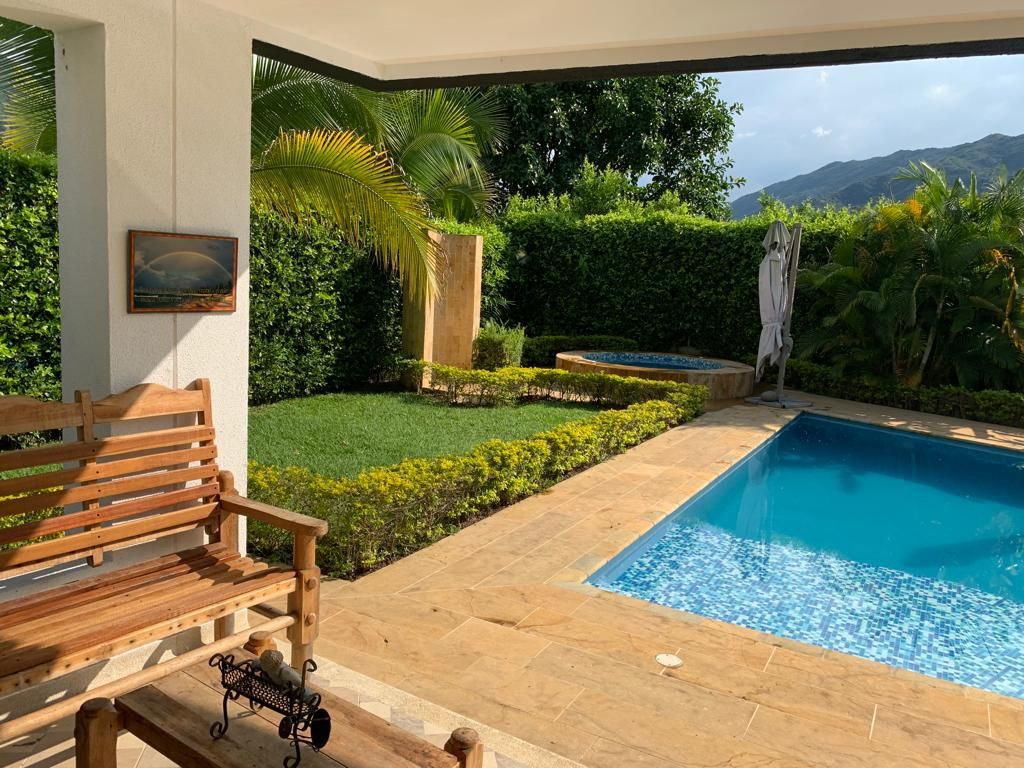 Casa en venta Antioquia San Jerónimo San Jerónimo 185 m2 Habitaciones 3 Baños 3 Garajes 6 Precio $1300000000