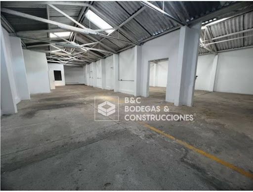 Bodega en arriendo Antioquia Itagüí Pilsen 350 m2 Habitaciones 0 Baños 2 Garajes 0 Precio $10500000