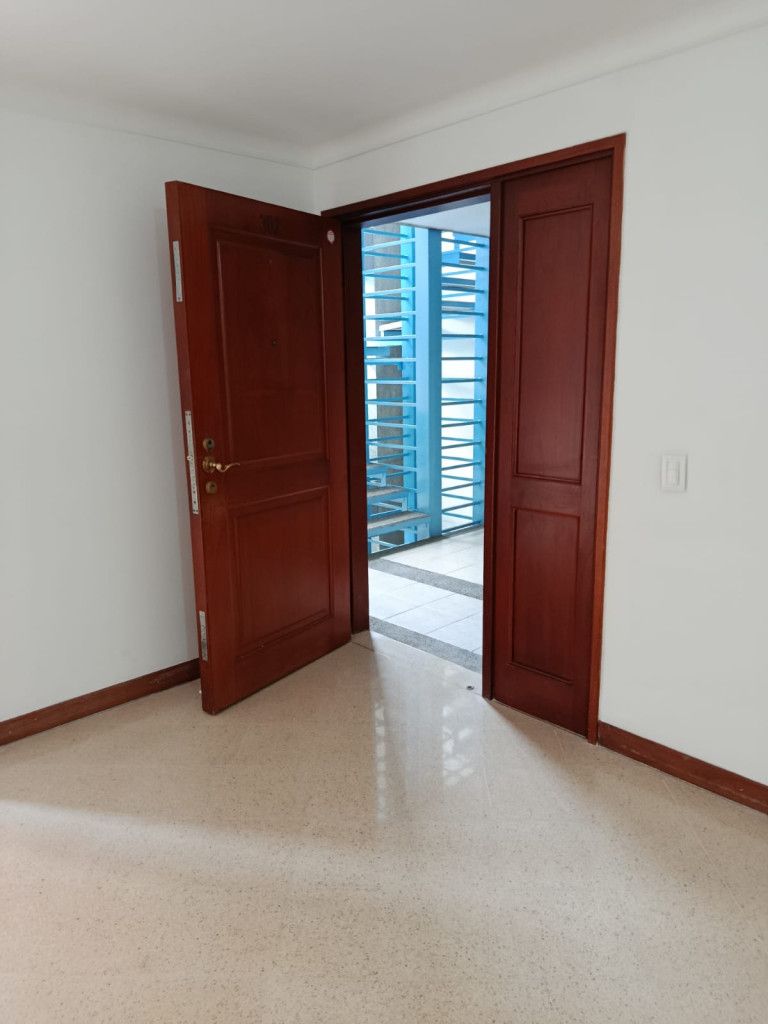 Apartamento en arriendo Antioquia Medellín Naranjal 73 m2 Habitaciones 2 Baños 2 Garajes 1 Precio $3200000