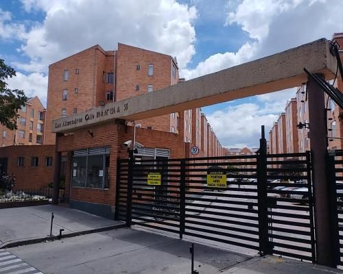 Apartamento en venta Cundinamarca Bogotá Cjr Los Almendros 67 m2 Habitaciones 4 Baños 2 Garajes 1 Precio $350000000