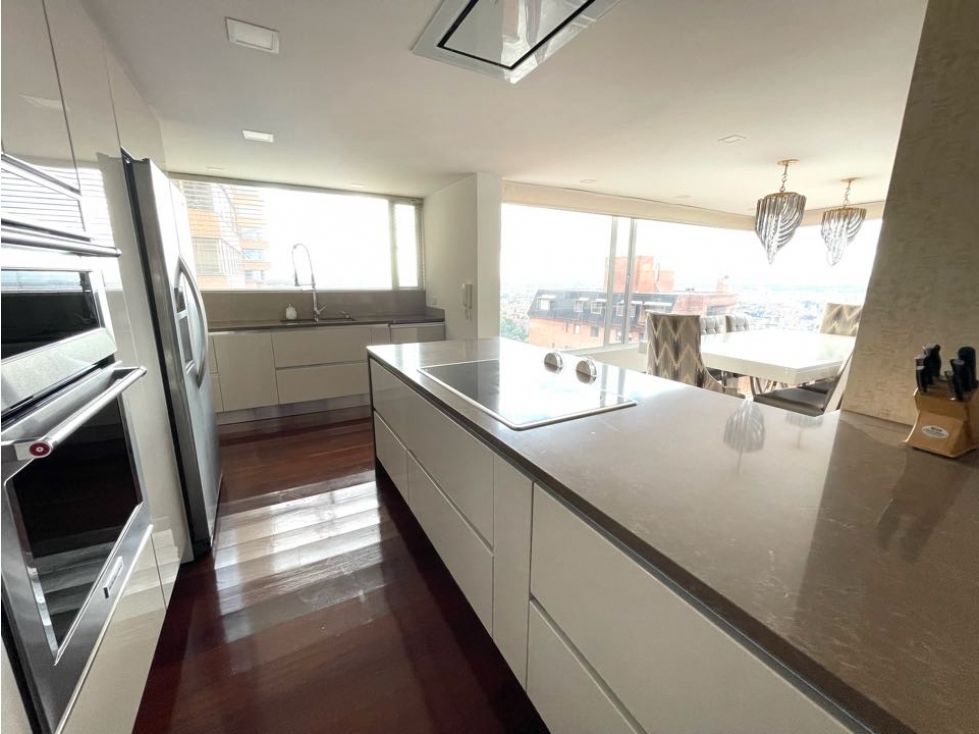 Apartamento en arriendo Cundinamarca Bogotá El Refugio 160 m2 Habitaciones 3 Baños 5 Garajes 2 Precio $9900000