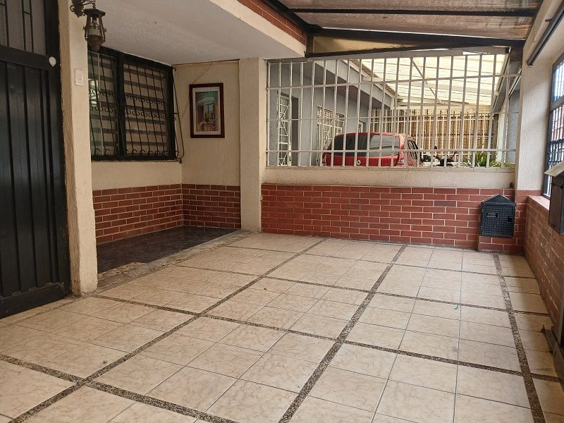 Casa en venta Cundinamarca Bogotá Gustavo Restrepo 366 m2 Habitaciones 4 Baños 3 Garajes 2 Precio $640000000